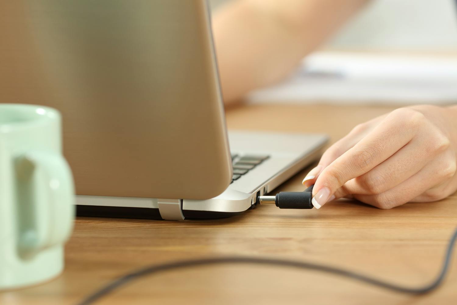 Penger: Det kan være dyrt å la pc-en stå på